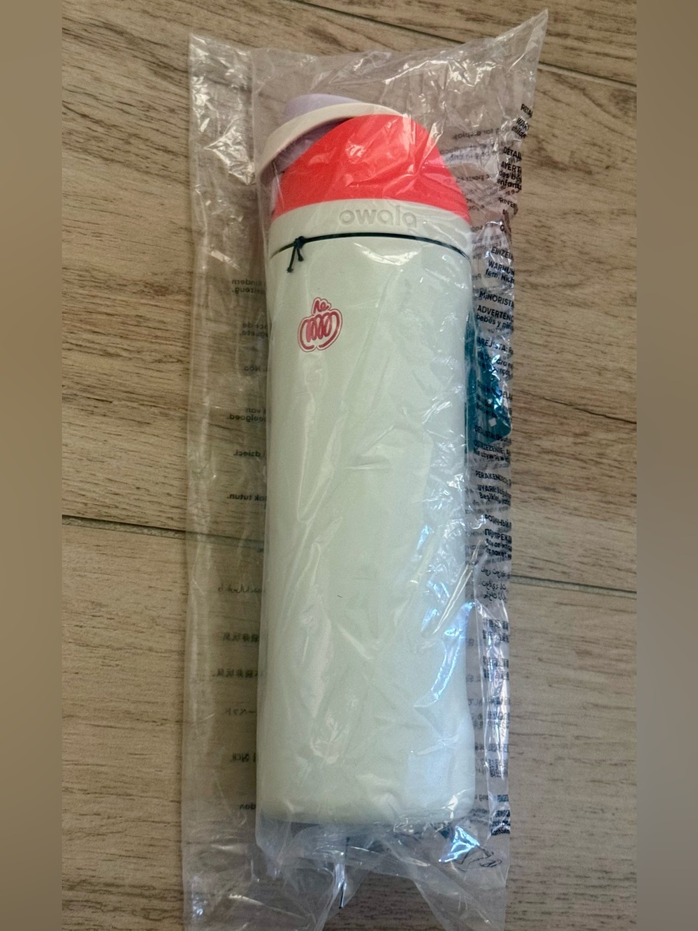 Starbucks Owala FreeSip Pumpkin
Spice Latte 24 oz LIMITED EDITION
Brand New